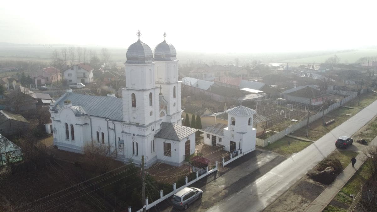 Biserica Sfântul Ierarh Nicolae din Bordușani, vedere aeriană